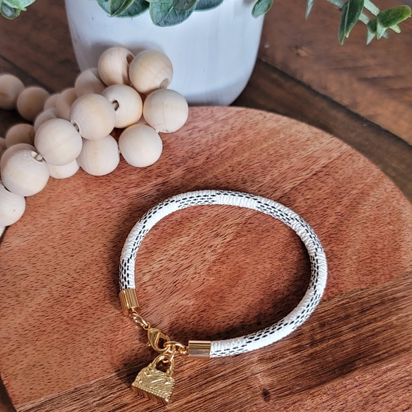 Charm bracelet - Picture 1 of 1